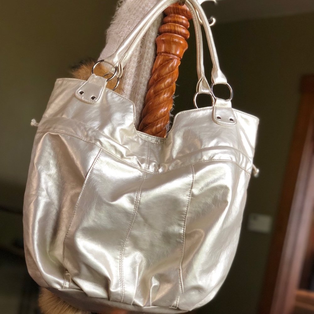 🦋 pick 5/$25!  Large gold tote, minimal wear